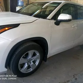 Toyota Highlander 2020