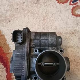 Nissan sunny zaslonka