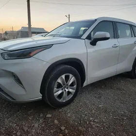 Toyota Highlander 2021