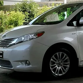 Toyota Sienna 2016