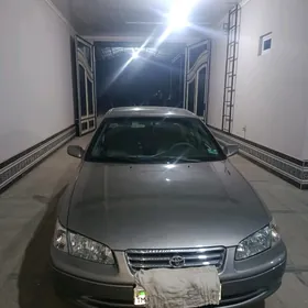Toyota Camry 2000