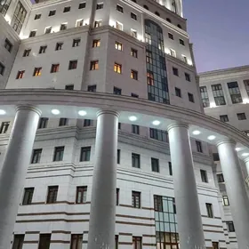 Нефтигаз Кремль 4 ком элитка