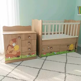 Детская кроватка-маятник