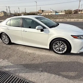 Toyota Camry 2019
