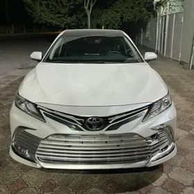 Toyota Camry 2024
