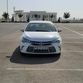 Toyota Camry 2016