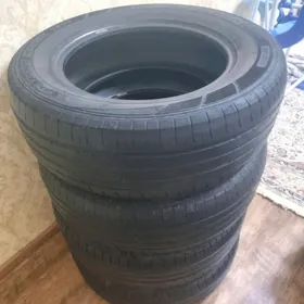 Dunlop pokriska 235.65.17