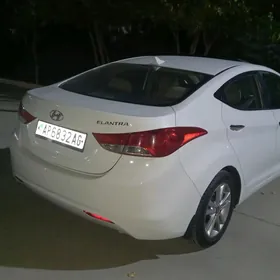 Hyundai Elantra 2013