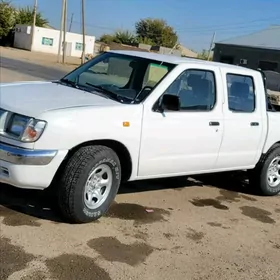Nissan Navara 2001