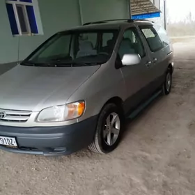 Toyota Sienna 2002