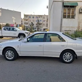 Toyota Camry 2000