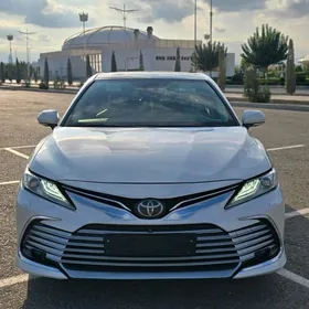 Toyota Camry 2019