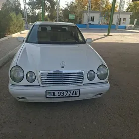 Mercedes-Benz E-Class 2001