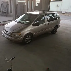 Toyota Sienna 2000