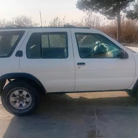 Nissan Pathfinder 1997