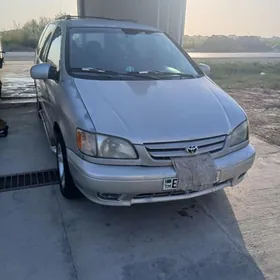 Toyota Sienna 2002