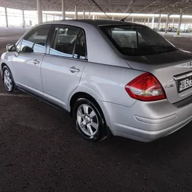 Nissan Versa 2007