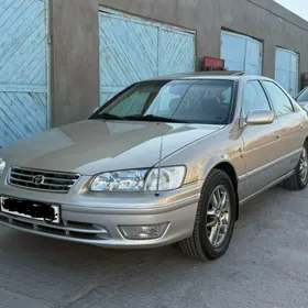 Toyota Camry 2000