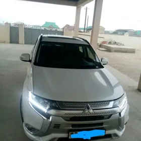 Mitsubishi Outlander 2022