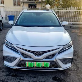 Toyota Camry 2020