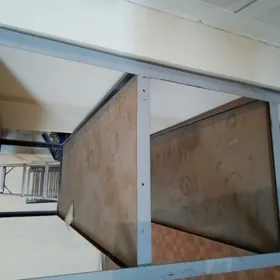 Стеллажи из4 уголка два, один из профиля,