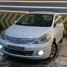 Nissan Versa 2012