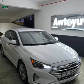 Hyundai Elantra 2020