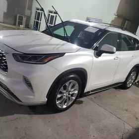 Toyota Highlander 2021