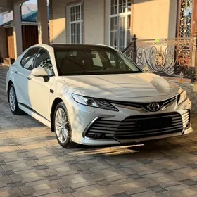 Toyota Camry 2024