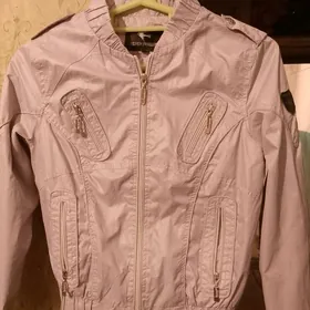 женская ветровку  М