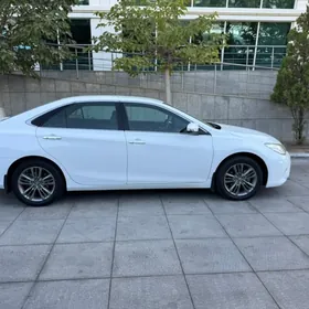 Toyota Camry 2017