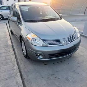 Nissan Versa 2012