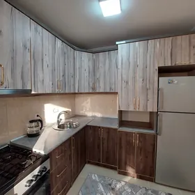 10 мик район,  2 комнат 4/3