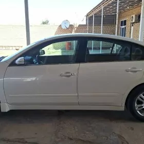 Nissan Altima 2011