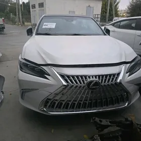 Lexus ES 2022