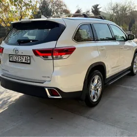 Toyota Highlander 2018
