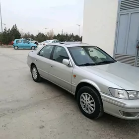 Toyota Camry 2000