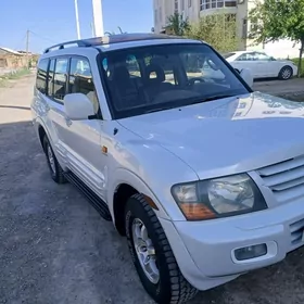Mitsubishi Montero 2002