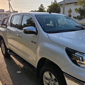 Toyota Hilux 2020