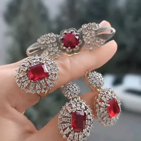 Bizuterya yerewan gyzyla kopya