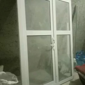 Пластик акно