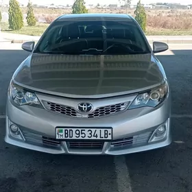 Toyota Camry 2013