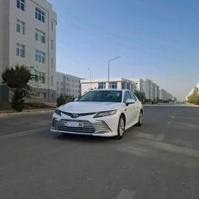 Toyota Camry 2020
