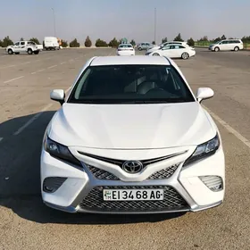 Toyota Camry 2021