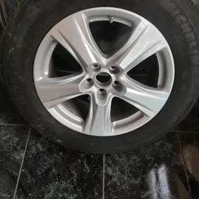 Toyota  HIghlander  2022  LE