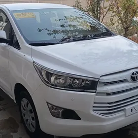 Toyota Innova 2020