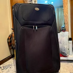 чемодан новый