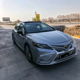 Toyota Camry 2021