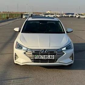 Hyundai Elantra 2019