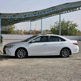 Toyota Camry 2015
